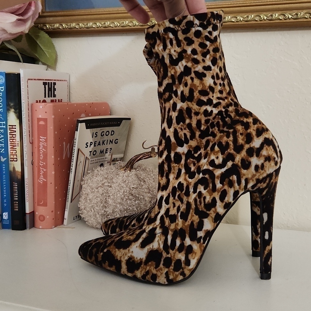 New Leopard print Boots Fall Winter Contemporary Formal Party Holidays Photos - Picture 2 of 11
